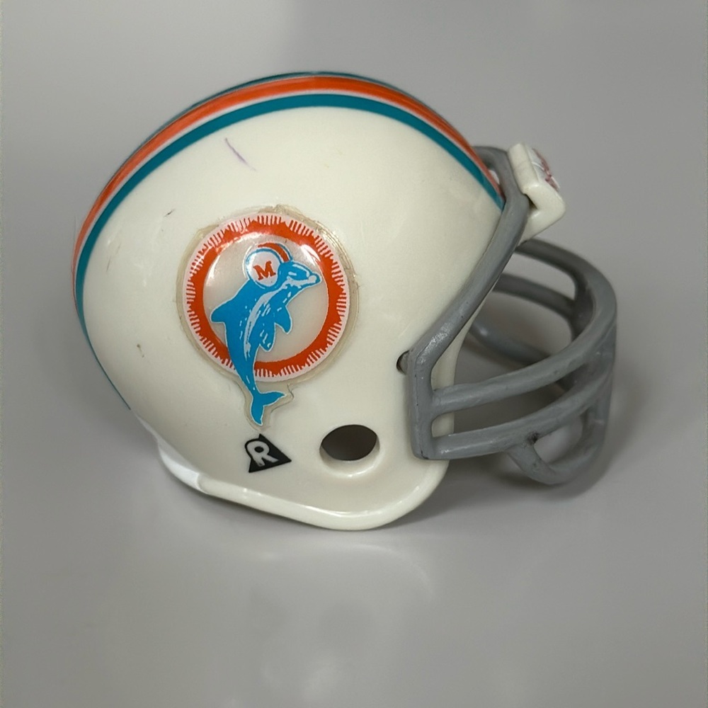 Miami Dolphin NFL Vintage Pocket Pro Mini Riddell Football Helmet